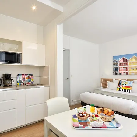 Paris Aparthotel 3*